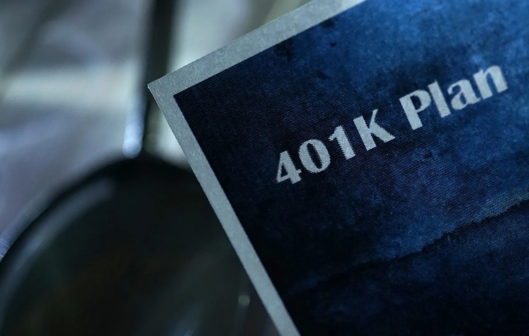 folder with 401(K) tax deductions for 2026