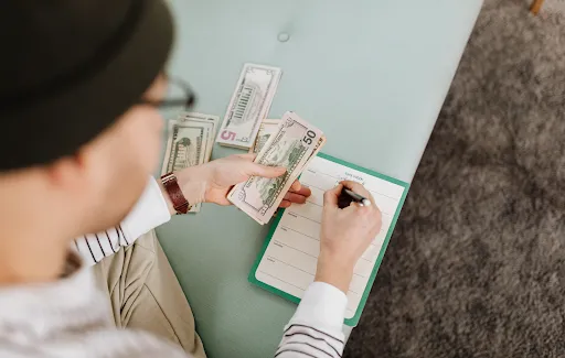 short-term vs long-term financial goals; how to set financial goals featured image
